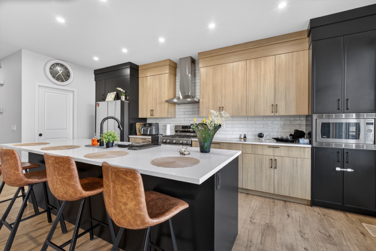 Calgary home photography, Royston Rise NW
